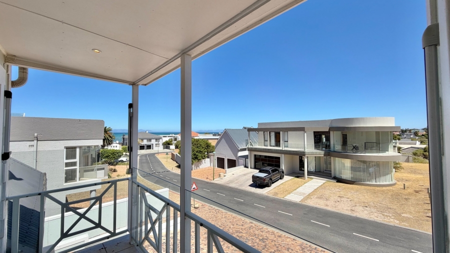 5 Bedroom Property for Sale in Greenways Golf Estate Western Cape